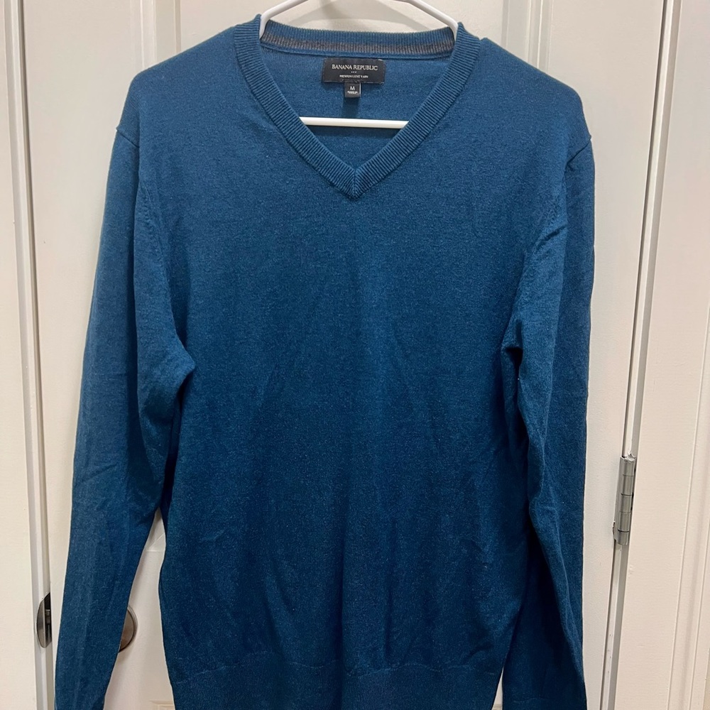 Men’s Banana Republic Blue Premium Luxe Yarn Sweater - Picture 1 of 6